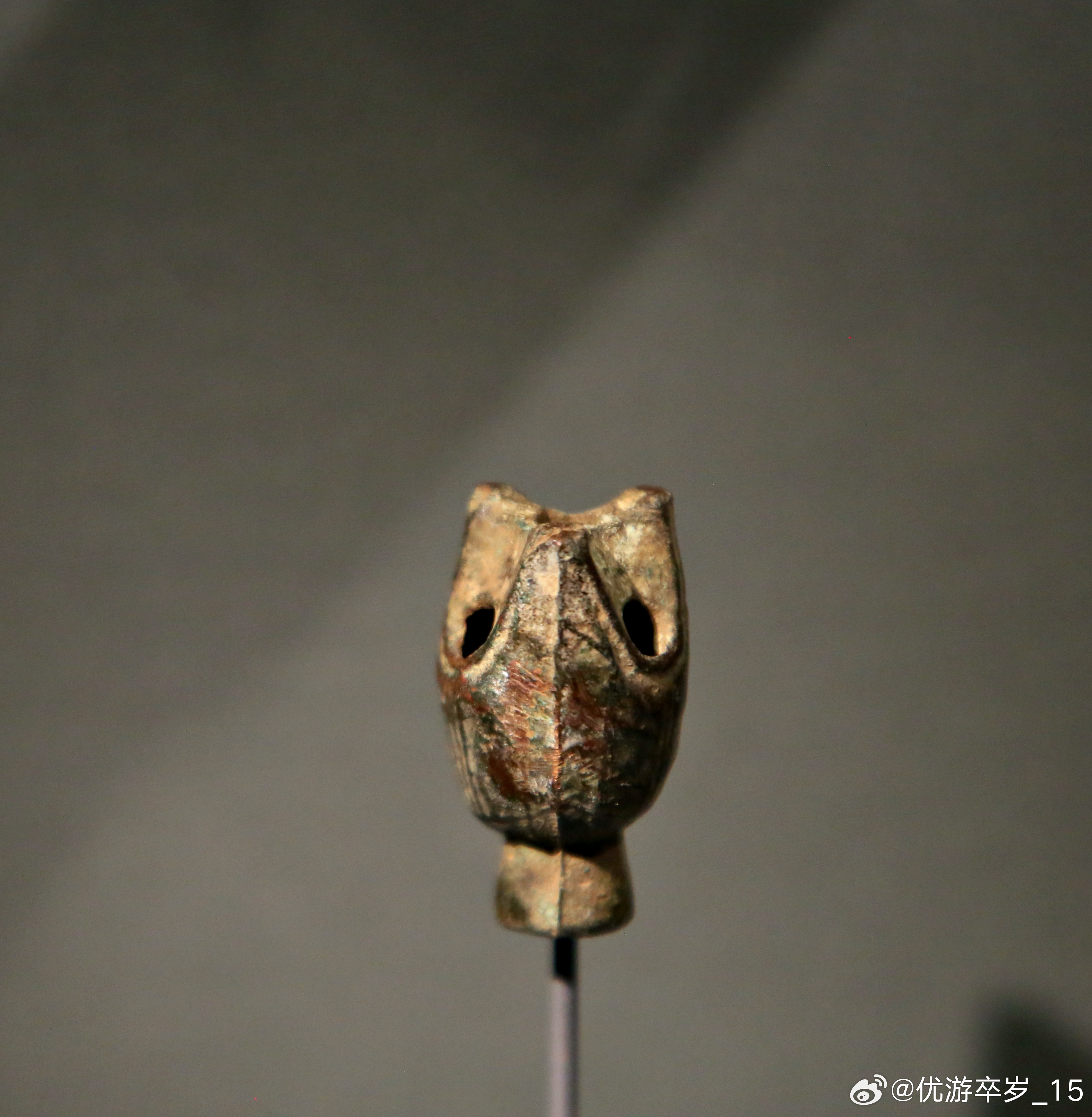 铜鸣镝辽（公元916-1125年）首都博物馆藏鸣镝又名响箭，是飞行时会发出声音的