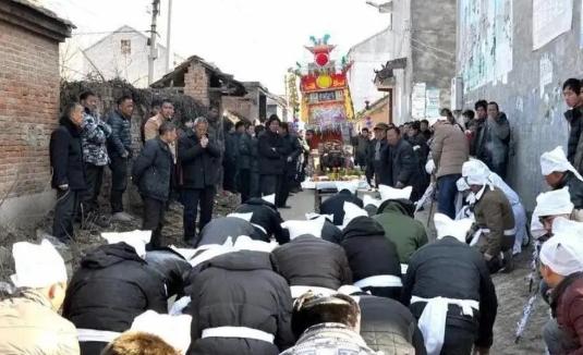 有人说：“20年后中国丧葬将会转变，很多独生子女对待死去的父母，基本上会转变为直