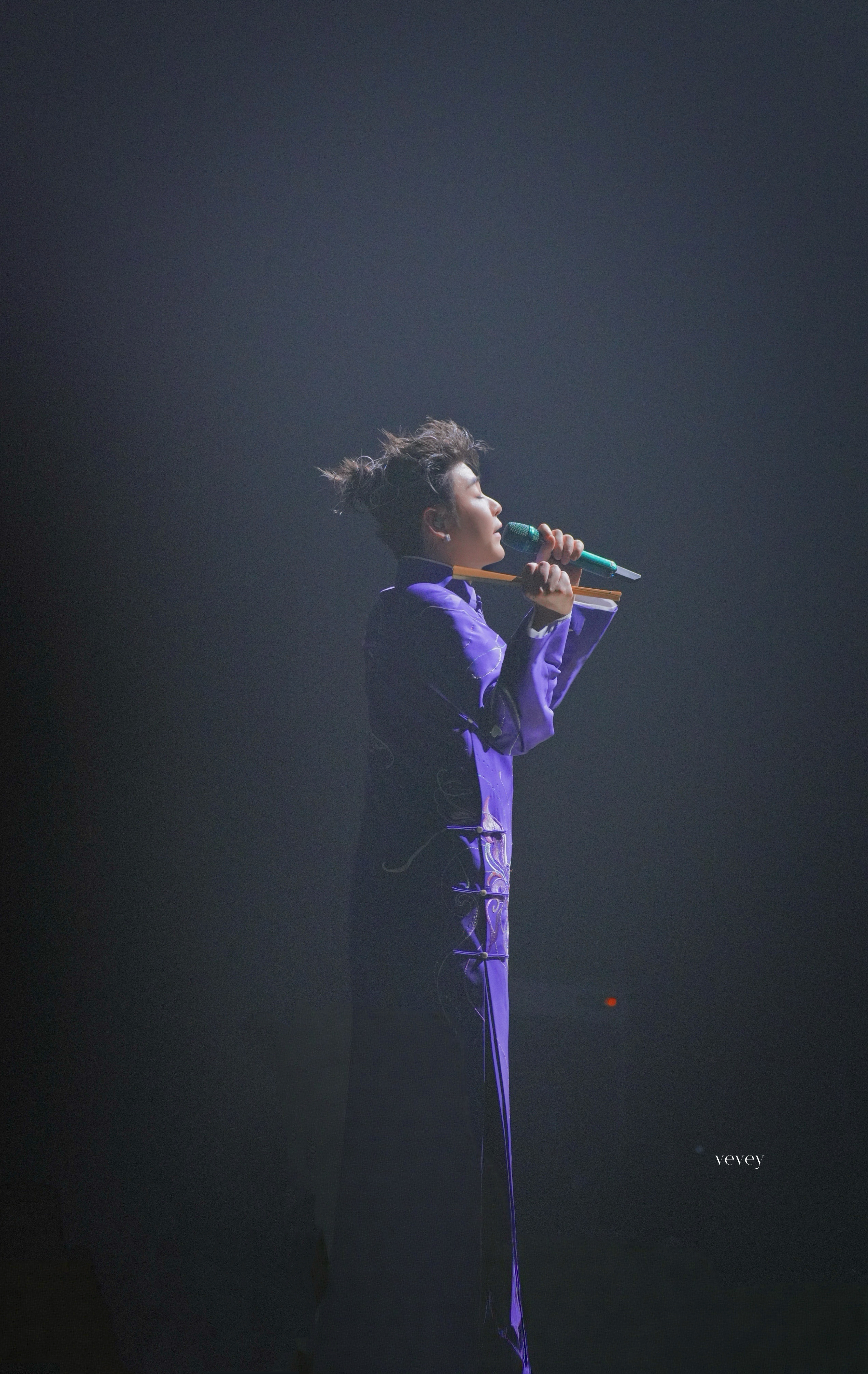曲终人散时，万般洒脱，心圆满，情圆融。晚安—张云雷[抱一抱] ​​​