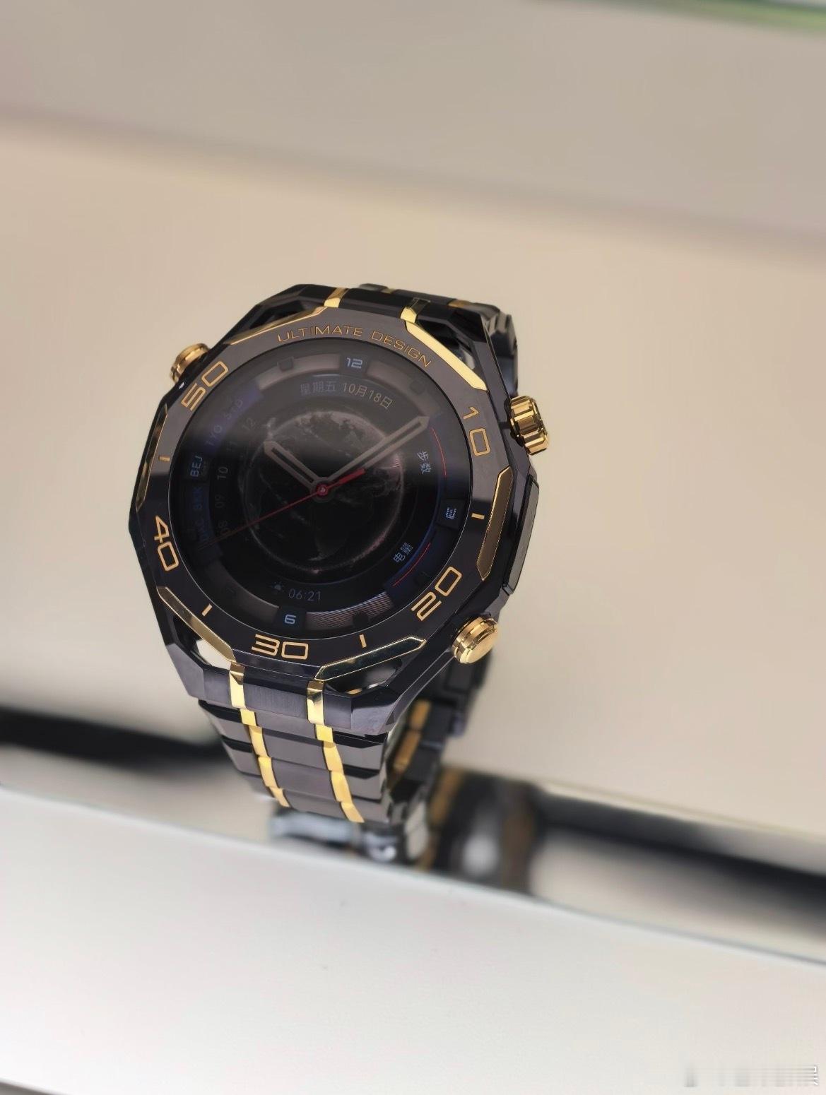 姐妹们快看！ 华 为 要发 新 款 金 表 啦！  华 为 WATCH ULTI