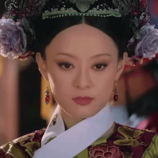这么多年甄嬛传还是电子榨菜  这部剧简直就是我的“精神馒头”，这么多年了依然能给