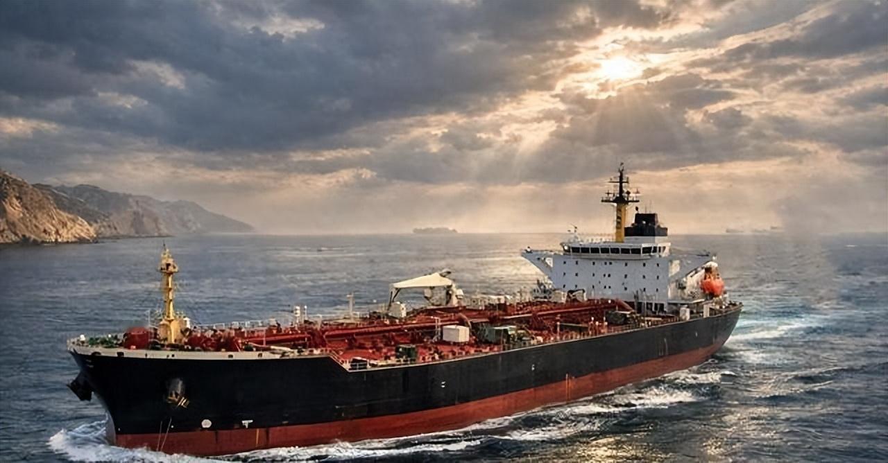 美军在霍尔木兹海峡公然拦截中国油轮，单边制裁当“海上法条”，这算不算公然海上霸凌