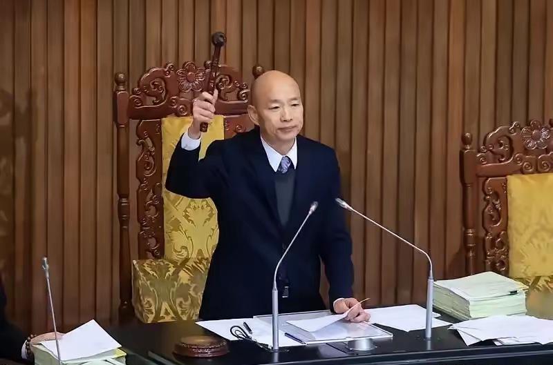 在国民党团今天（24日）全体赞成“谴责中国打压”提案的情况下，后续国民党该如何推