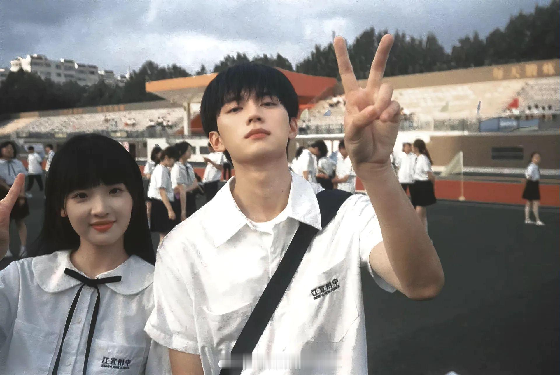 好想看周翊然，好想看周翊然，好想再看一次飞奔向你 