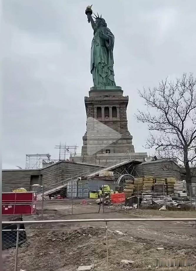 看到自由女神像，我才知道我们的差距在哪里！上个月出差，顺便去看了自由女神像，这一