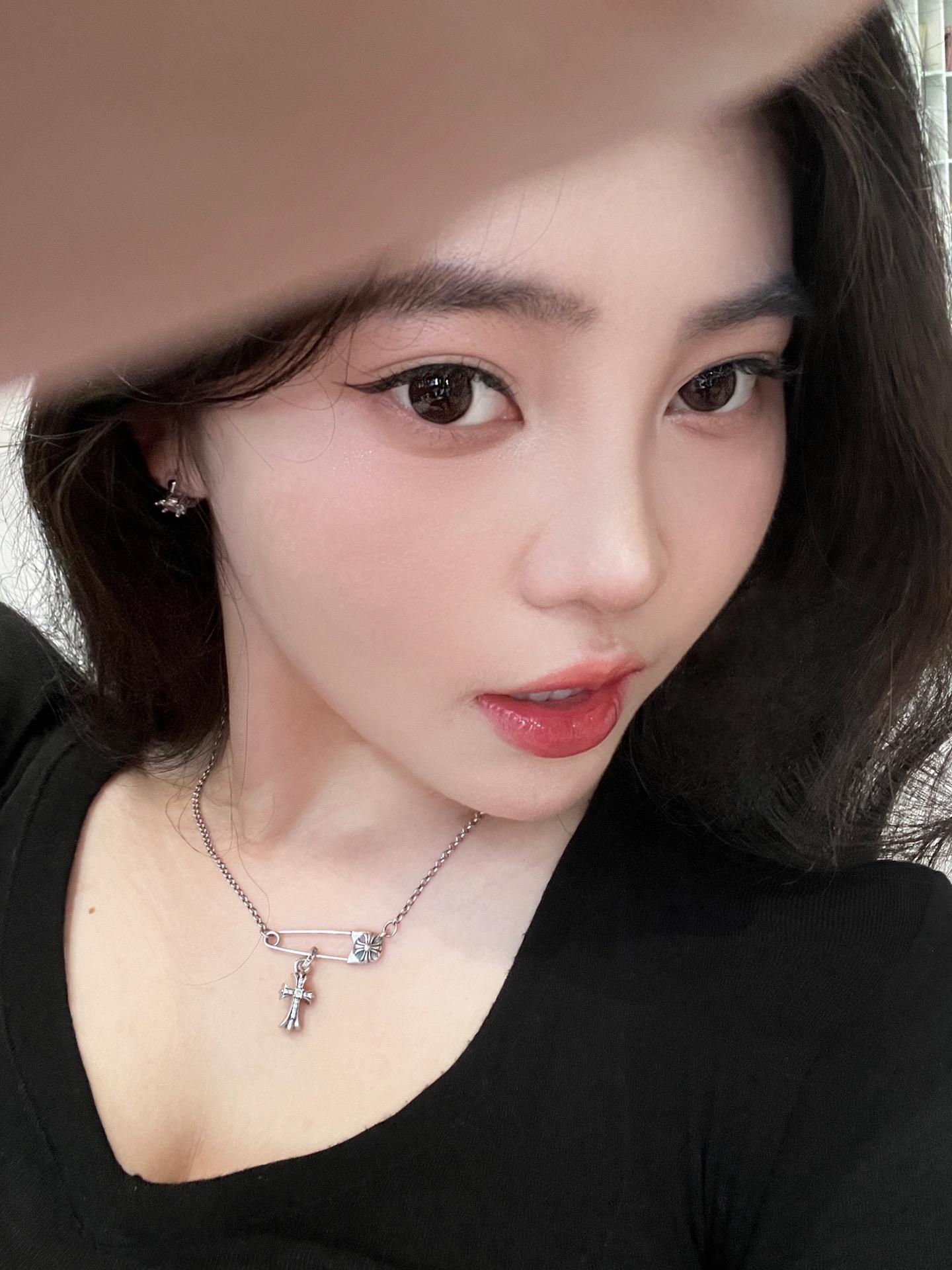 原则上不行 但很难对姐姐说不
辣妹天秤座