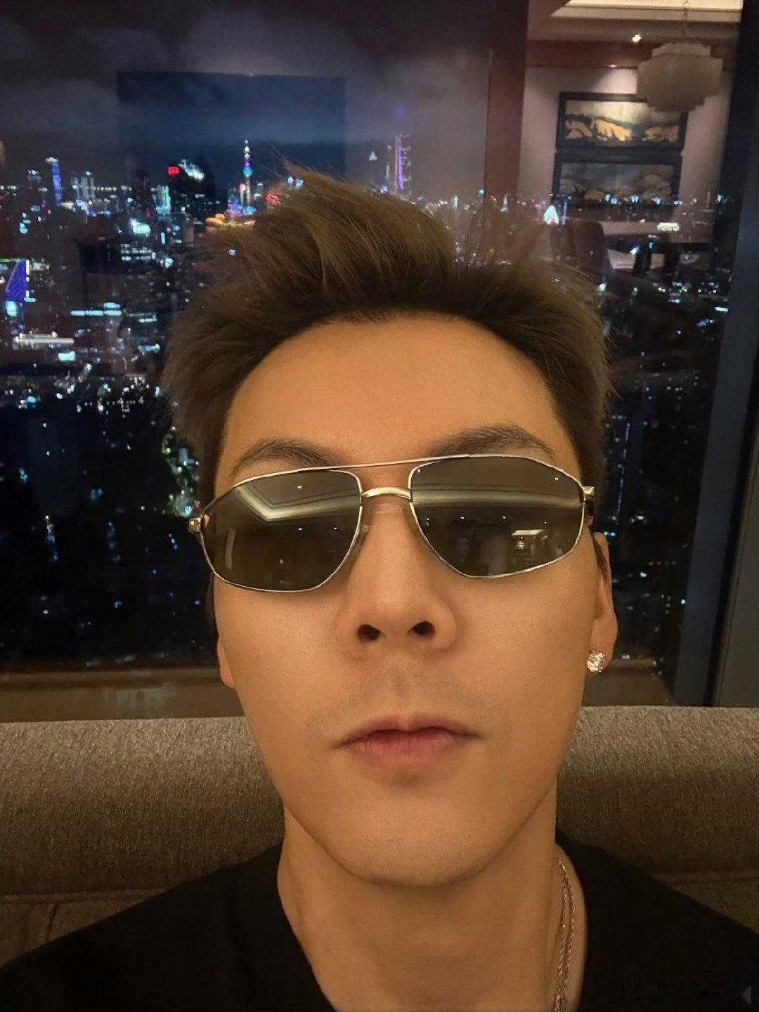 陈伟霆提高粉丝粘性 七夕快乐还不忘搞梗营业，这波提高粉丝粘性算是被他玩懂了 陈伟