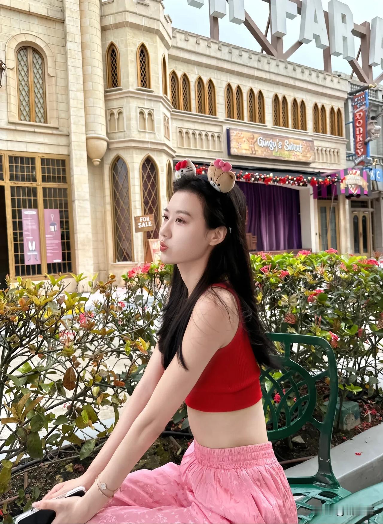 静坐一隅，慢下来感受生活，把细碎的美好定格在镜头里。