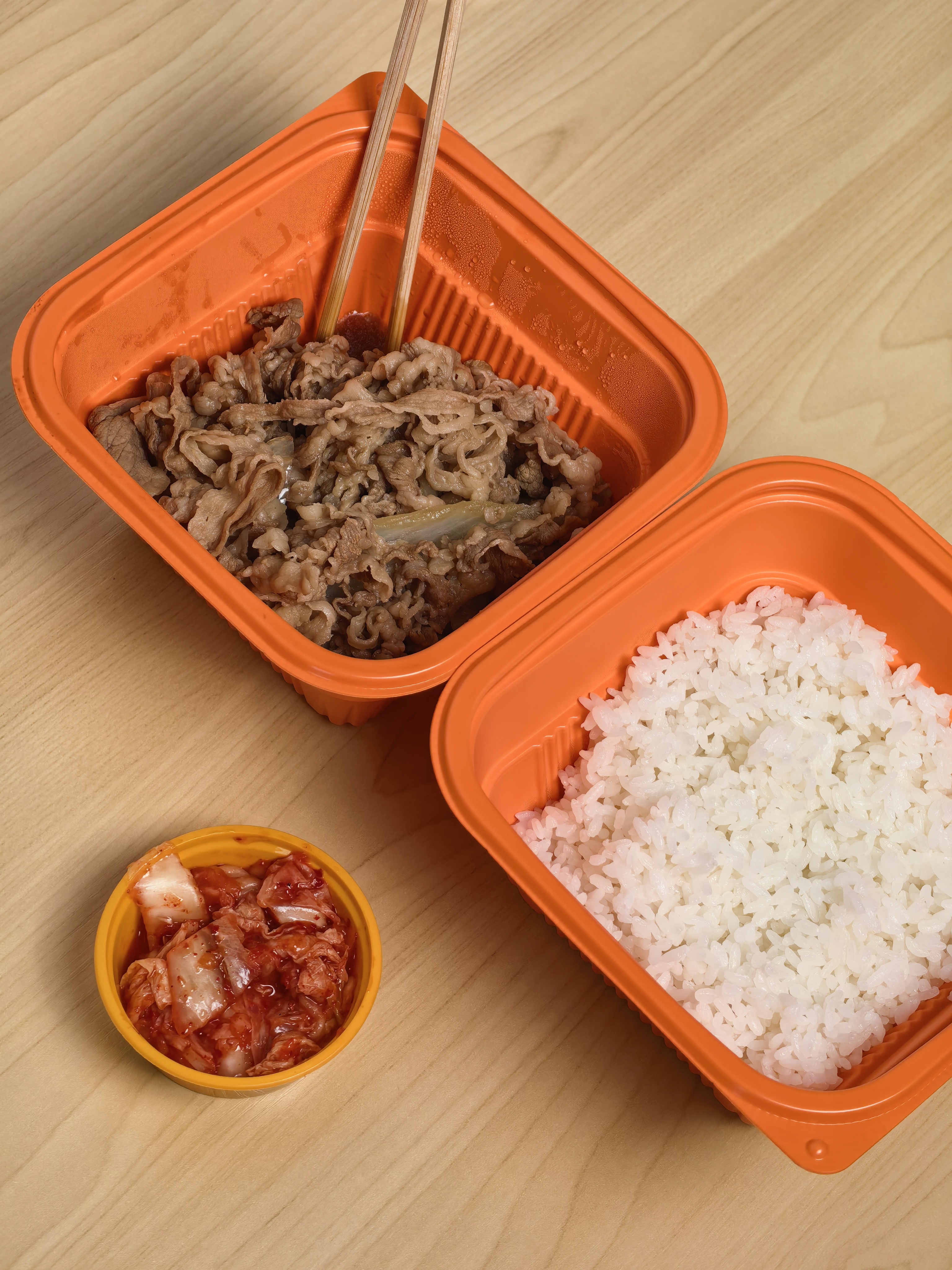 早，今天吃吉野家牛肉饭，3 倍肉量版本小小白吃饭联播 以往每次吃吉野家都感觉肉不