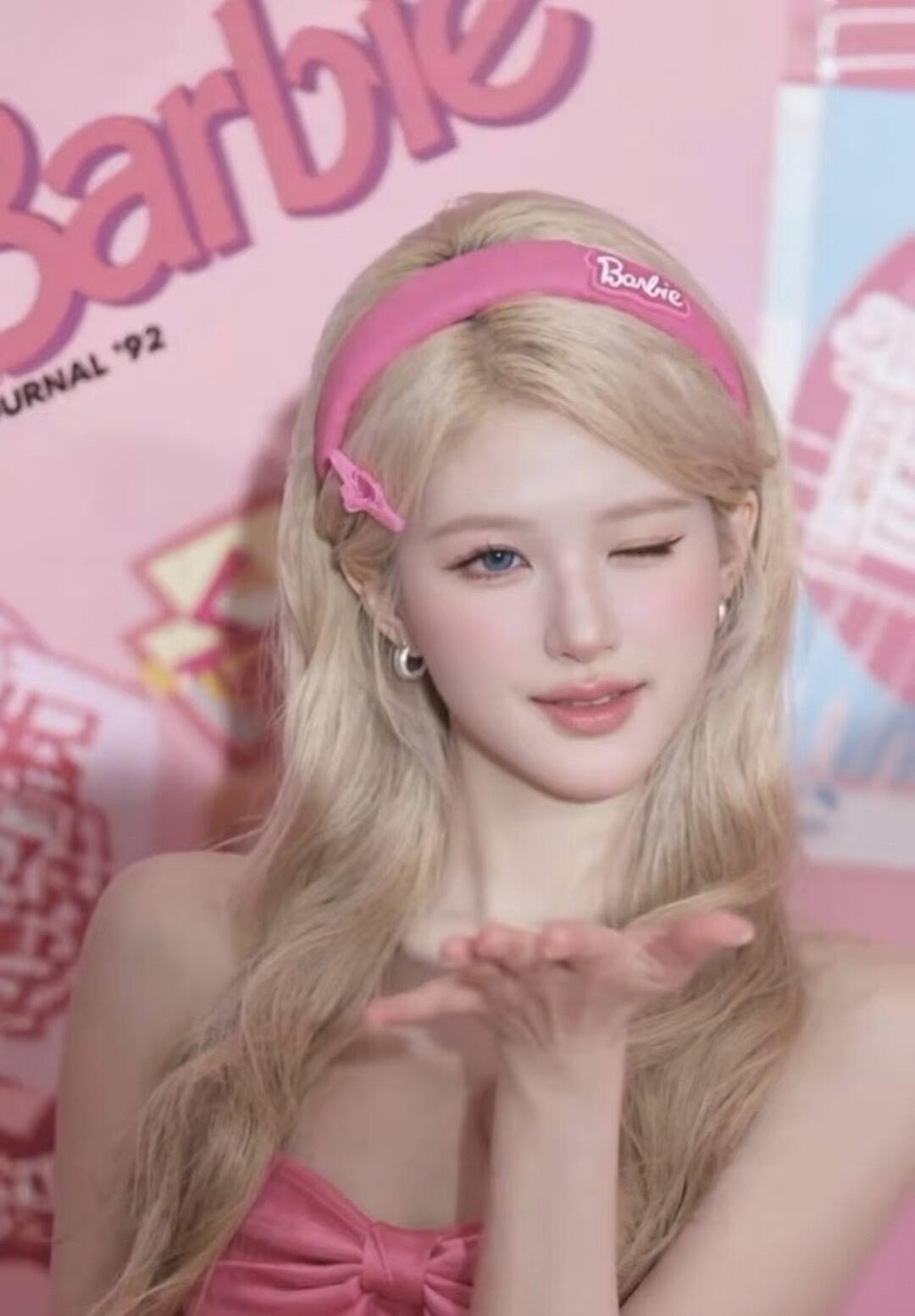 今天是做芭比娃娃的一天 