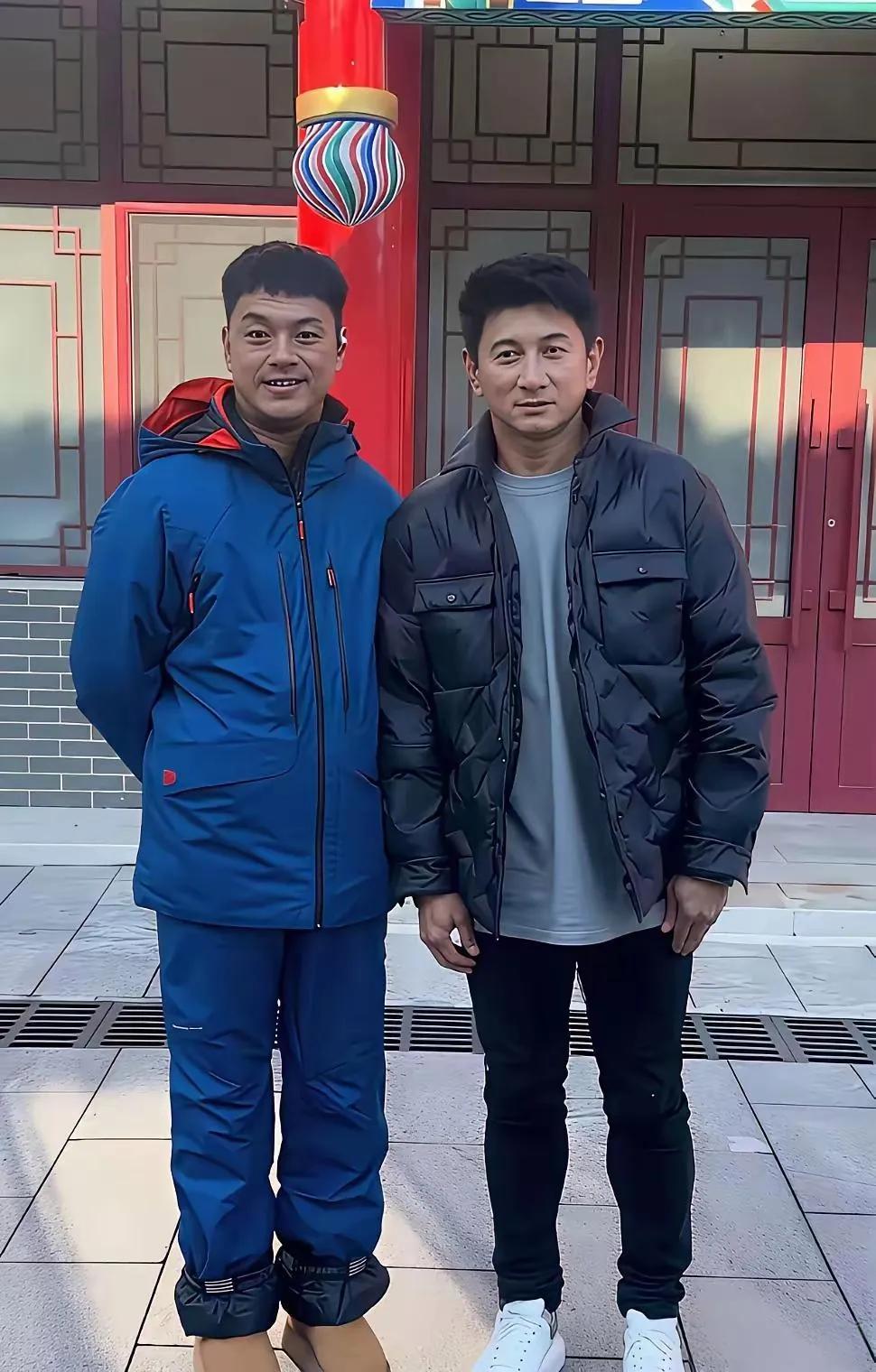 变胖的吴奇隆，乍一看还以为是成龙！