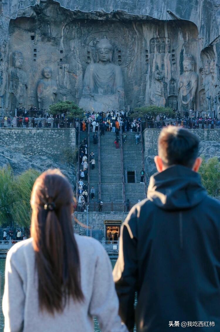 女孩子的结婚对象就是突然出现的
我是在33周岁时遇到先生的，在一个随遇而安、遇不