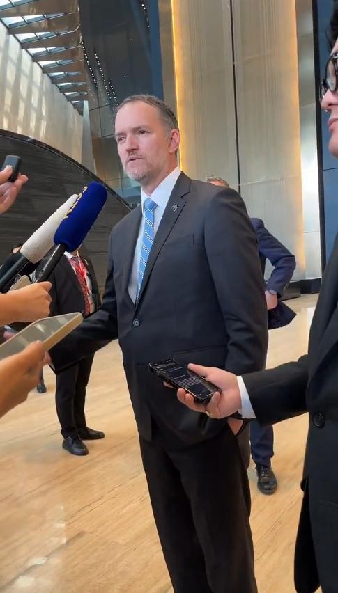 美国贸易代表杰米森·格里尔10月26日就中美贸易谈判的进展说了这么一段话：“我们