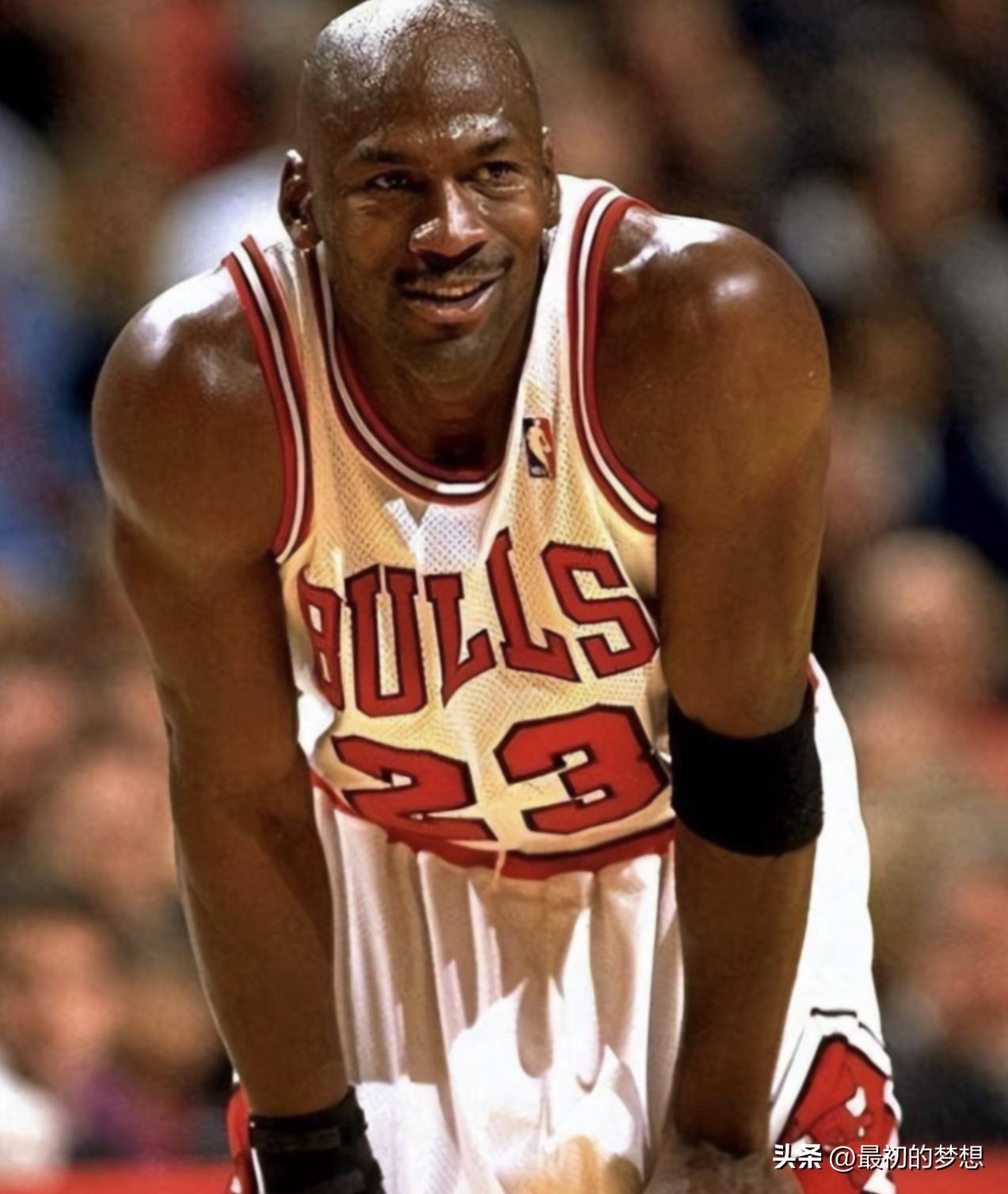 NBA历史真正做到攻防一体十大球星！大家认同吗？
 
1. 乔丹：6冠6FMVP