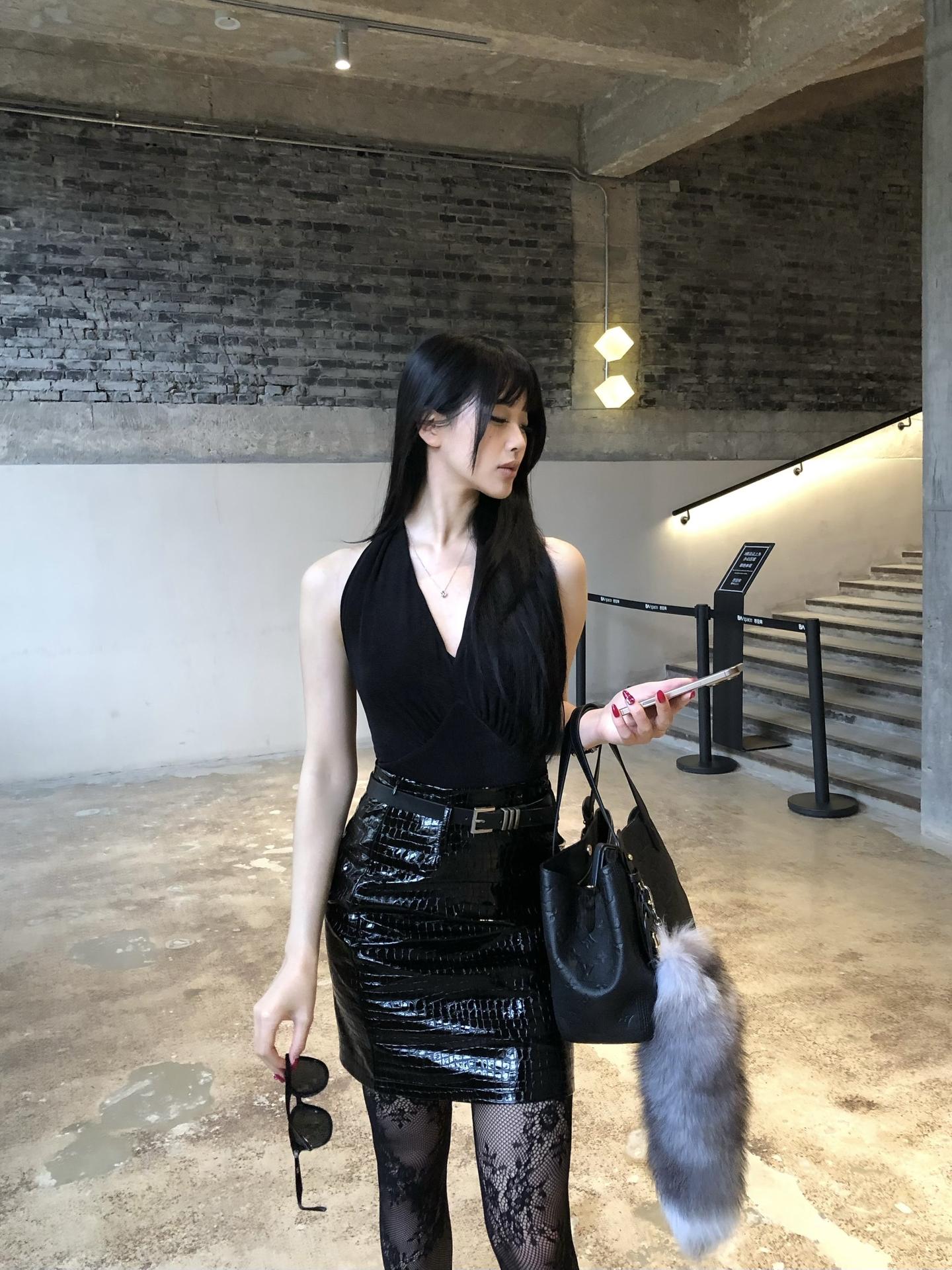 算了吧 像我这种人就算把率真写脸上 你也会从右边开始读起