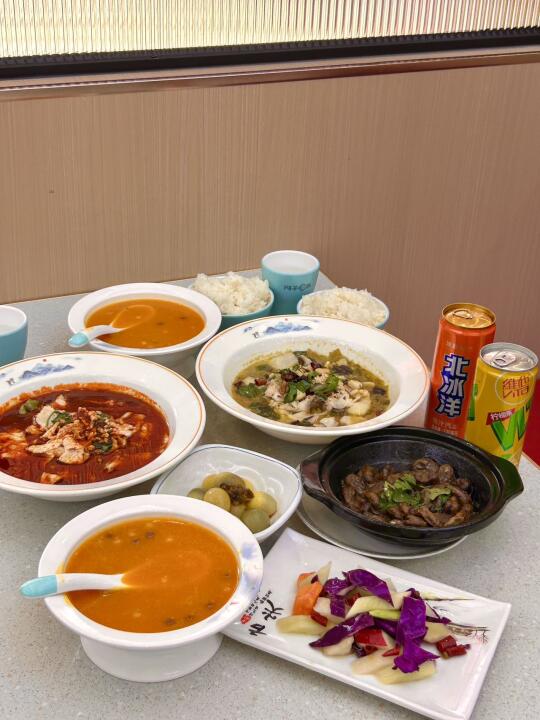 扬州必打卡！30年老店，一碗酸菜鱼汤唤醒味蕾