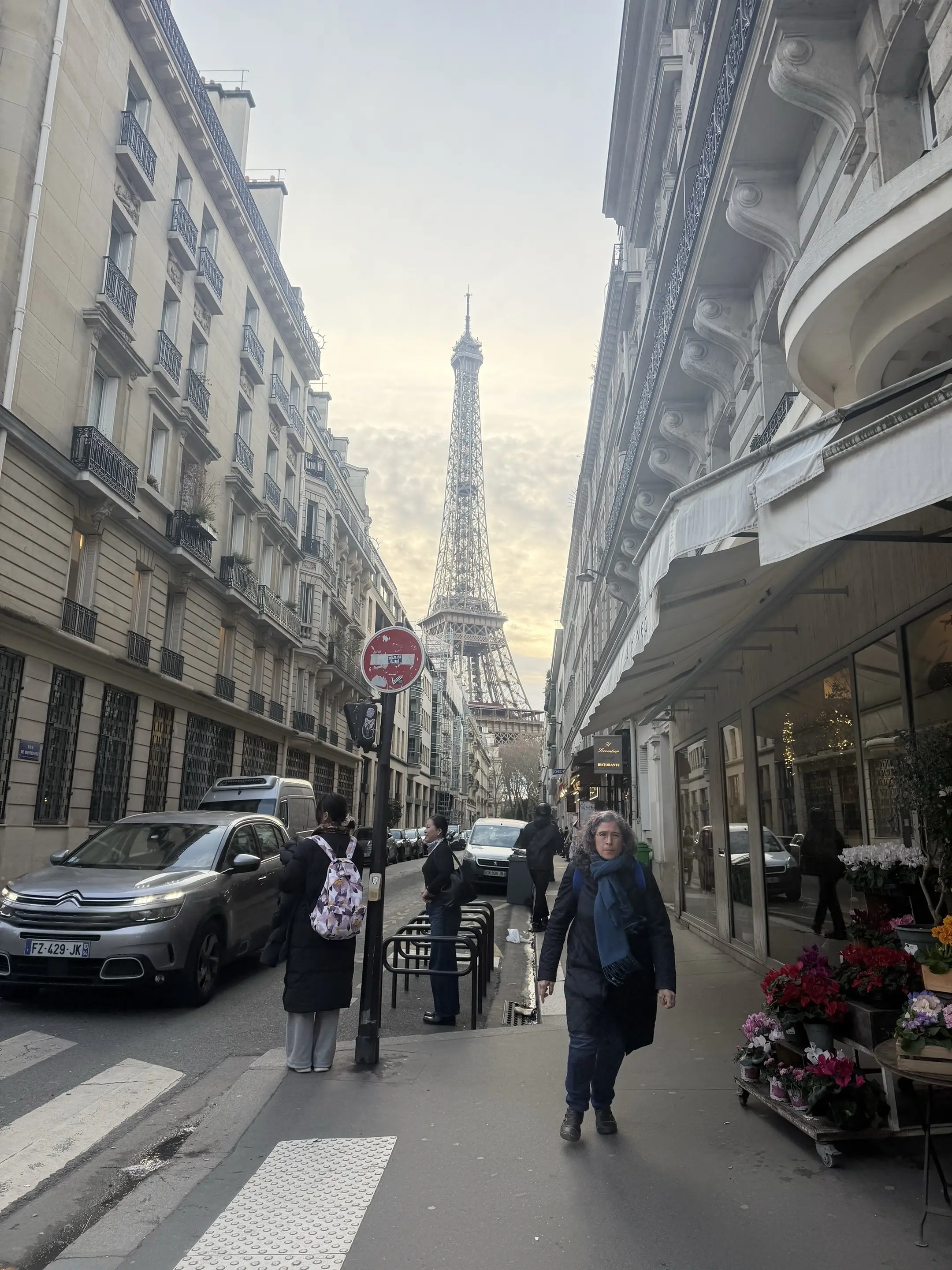 你愿意和我去巴黎吗