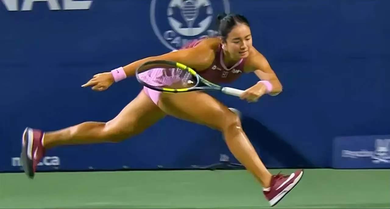 WTA1000多伦多站女单第三轮，被安排在中心球场压轴出场的伊埃拉，与麦克纳莉的
