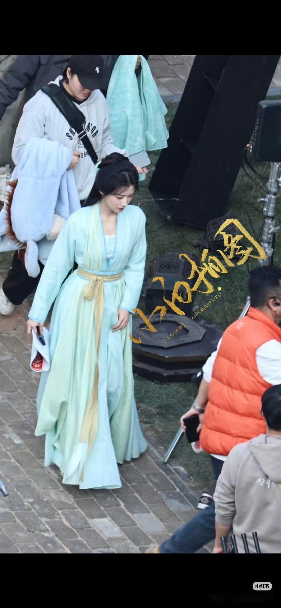 卢昱晓南衣路透眼神好是坚韧！很难不爱 