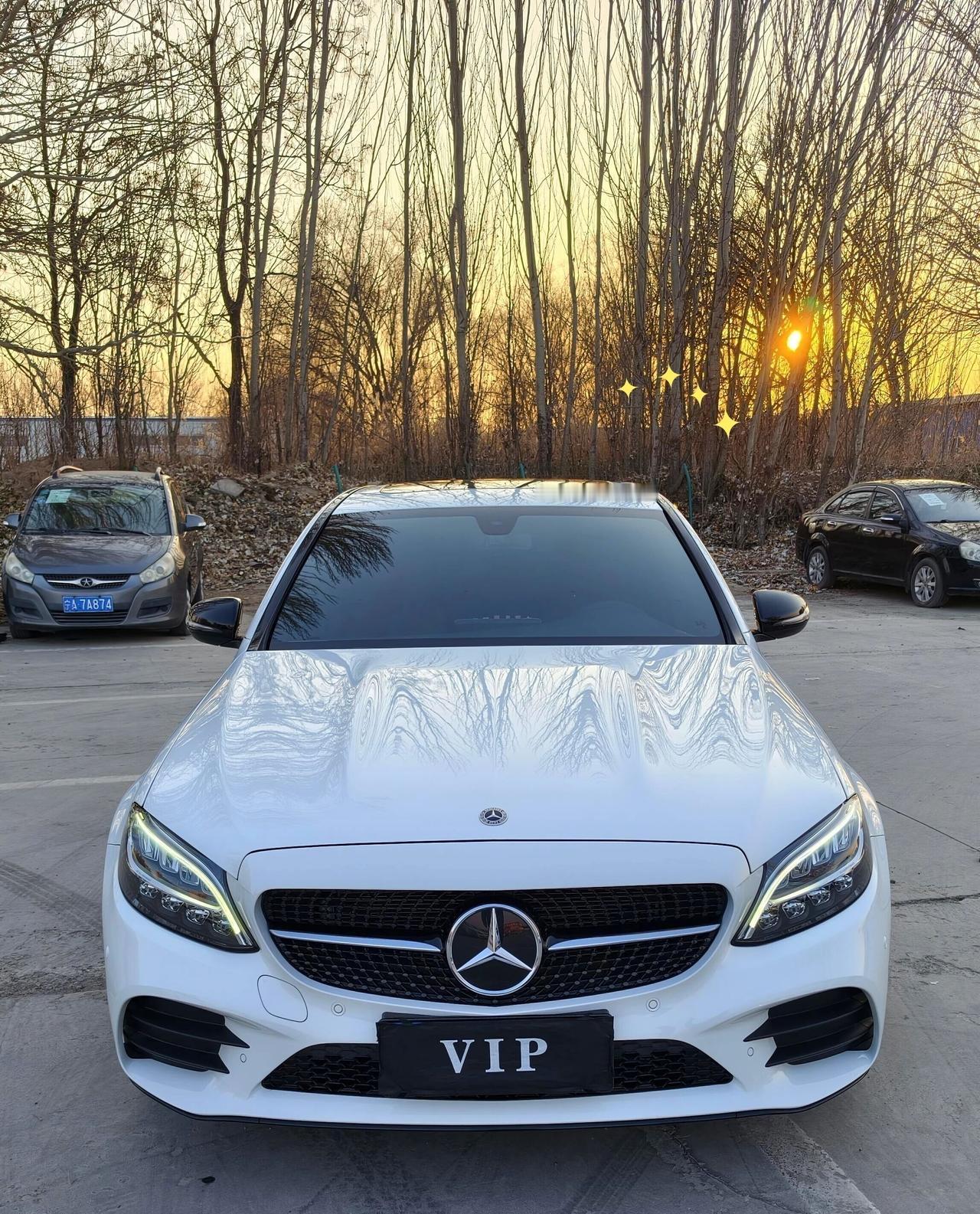 2022款奔驰C260：优雅到骨子里的“颜值担当”谁懂啊！2022款奔驰C260