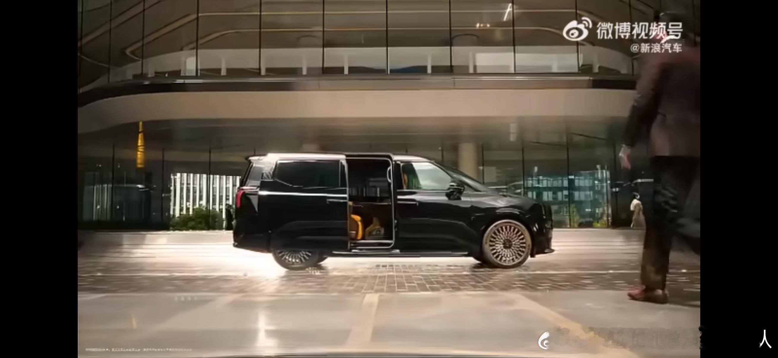 阅尽繁华，方知大美至简。焕新极氪009定档北京车展预售 焕新而来的极氪009，似