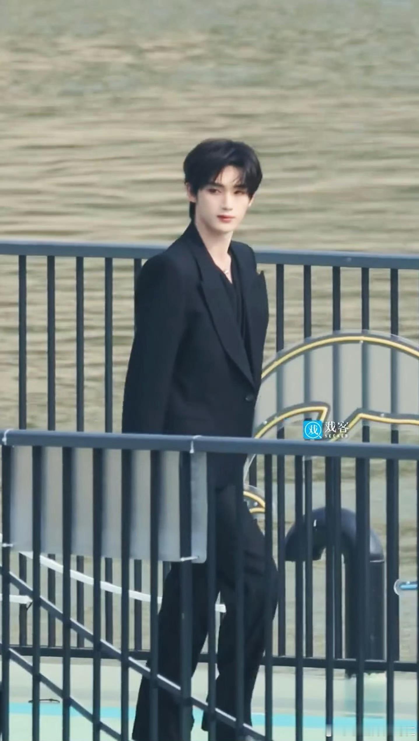 丁哥今天一身all black ​​​