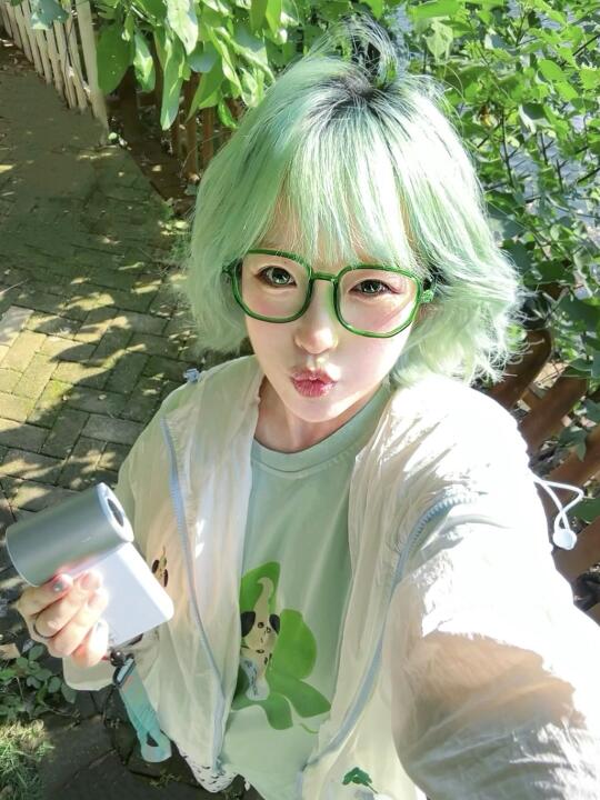 爱鼠了！这个薄荷绿发色 🌱