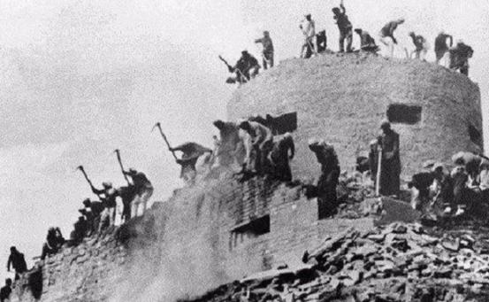 湘西会战，是正面战场，国民党军队对日本的最后一战。因为全部换装了美式装备，参战的