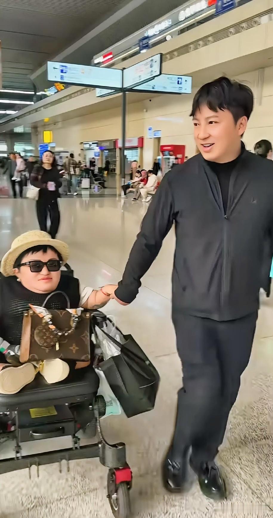 李喜梅怀孕决定跟大双生个女儿，这背后可是一路的艰辛。她身高不足一米，为了这个孩子