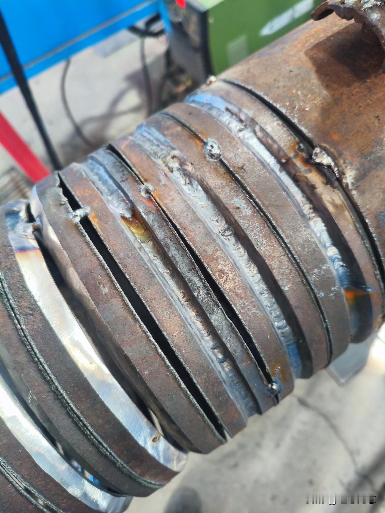 今天第一天用氩弧焊焊管缝，各种不适应，尤其是5.6.7点钟方向，总是找不到一个舒