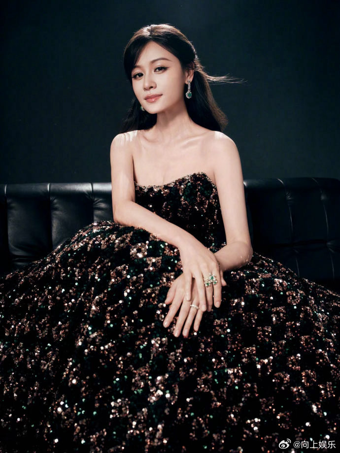 叶一茜裙子好闪叶一茜上浪姐美得好陌生来欣赏叶一茜姐姐的美貌时刻！谁敢想这已经是两