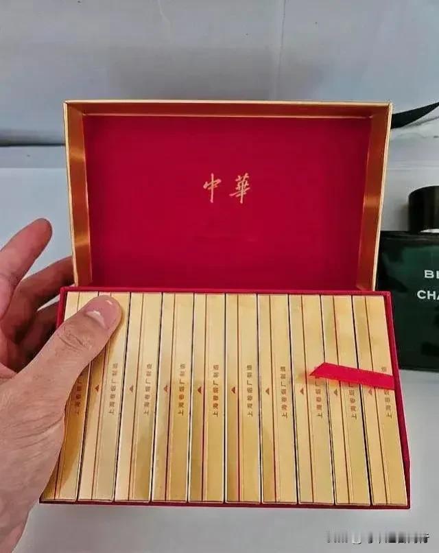 “这才是买不到的烟！”