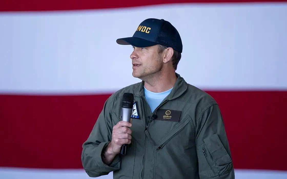 美战争部部长：美国军队进入“战时模式”并加速采购

美国战争部长皮特·赫格塞思表