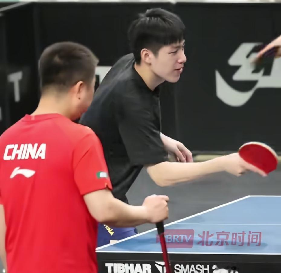 小温3-1贾维斯，晋级16强！
小曼姐3-1巴特拉，晋级16强！

图图2-3大