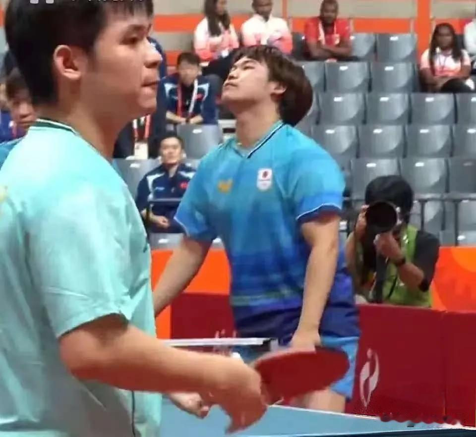松岛辉空这回尴尬了。
亚运会他不仅搭档户上隼辅1：4不敌林诗栋/黄友政无缘决赛，