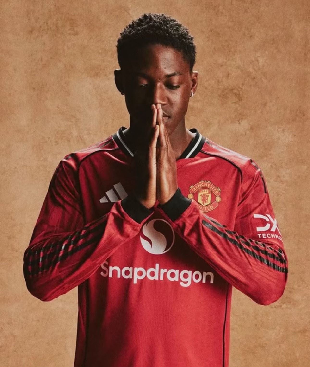 罗马诺：曼联接近续约梅努至2031年，周薪大幅提升北京时间3月24日晚，转会专家