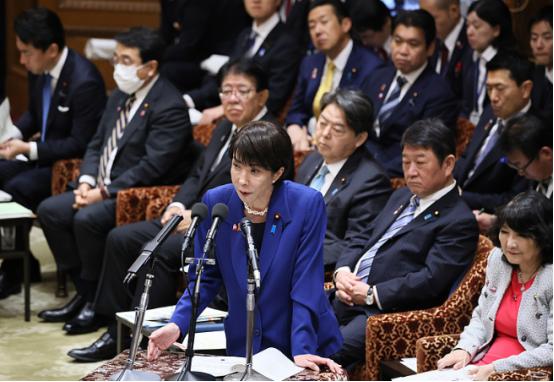 国会批准？糊弄鬼呢！高市早苗涉台狂言死不撤回，还想来深圳谈生意？先认错再进门，否