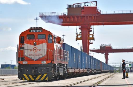 “中国人真是搞笑，搞什么中欧班列，现在成为笑柄了吧！”这是中欧班列刚建成时，美国