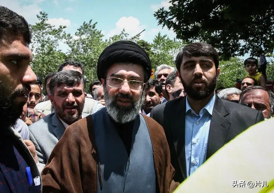 突发！伊朗军方强硬施压，57岁哈梅内伊之子成为最高领袖。3月9日凌晨，伊朗官方媒