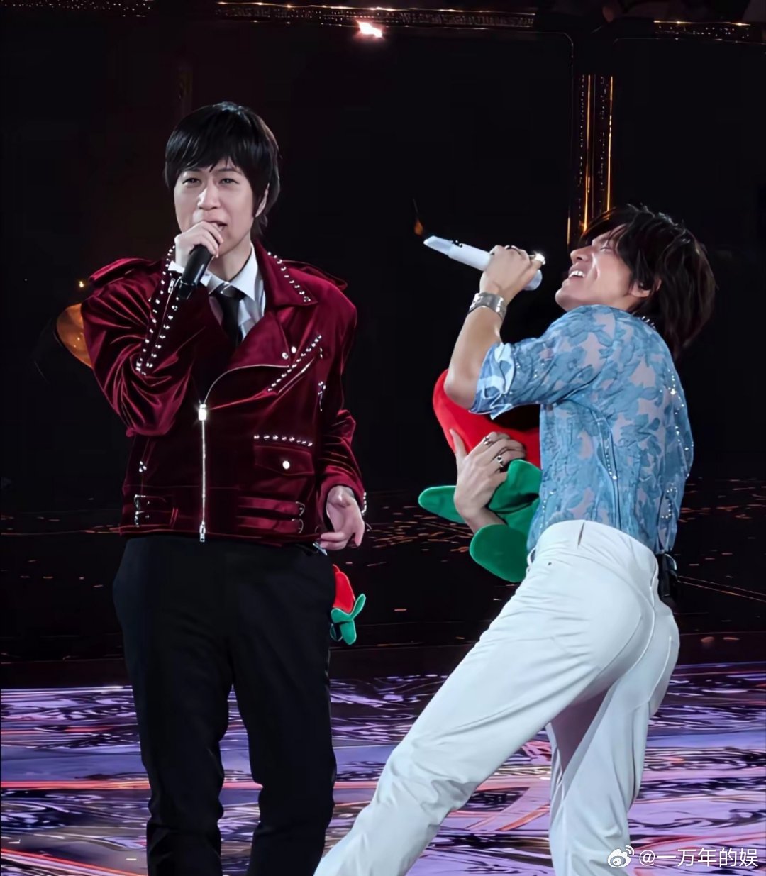 别人的演唱会都是去怀旧或者追星的，毕竟能去参加演唱会的听众，大多也确实是喜欢歌手