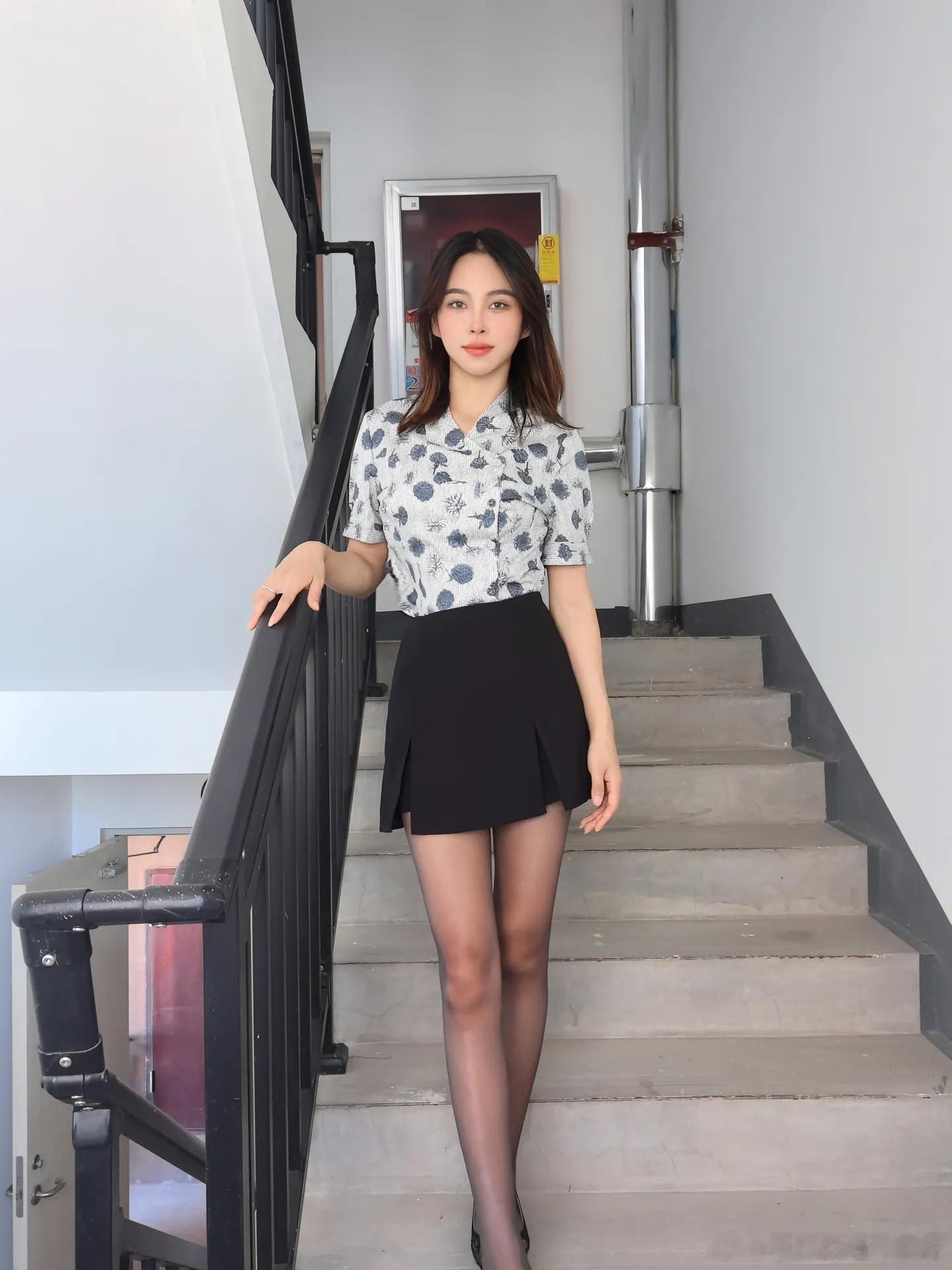 这款衣服好像航空公司的制服？ ​​​