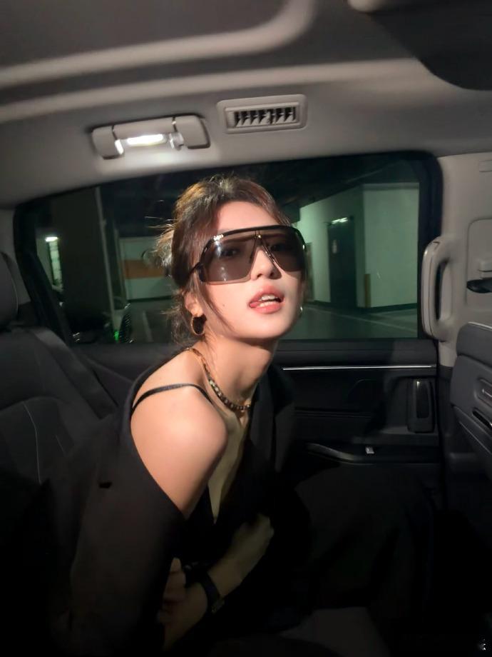 出席VOGUE的明星都美炸了 VOGUE红毯遍地是惊喜，大家跳出模板化审美，各展