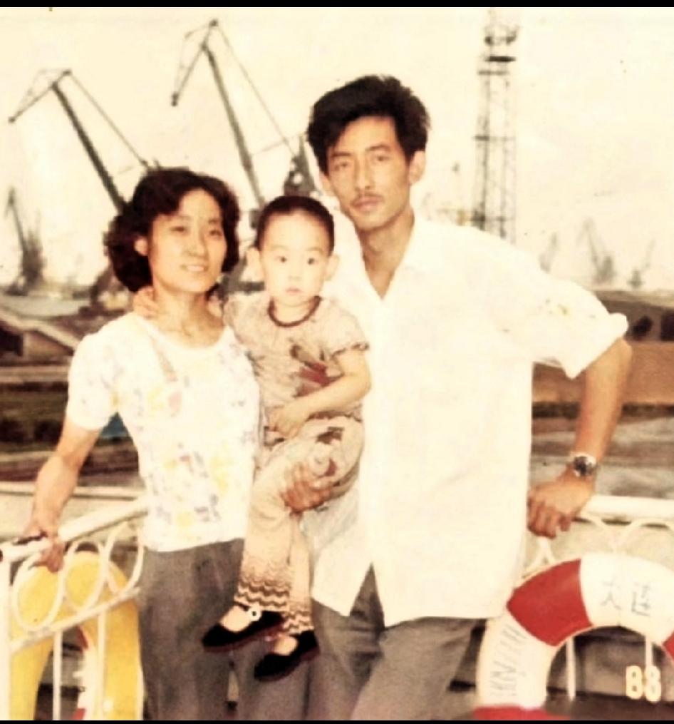去年女儿才结婚啊！真不敢相信，刘欢病逝，他年纪不大啊！看了好几个相关报道才相信这