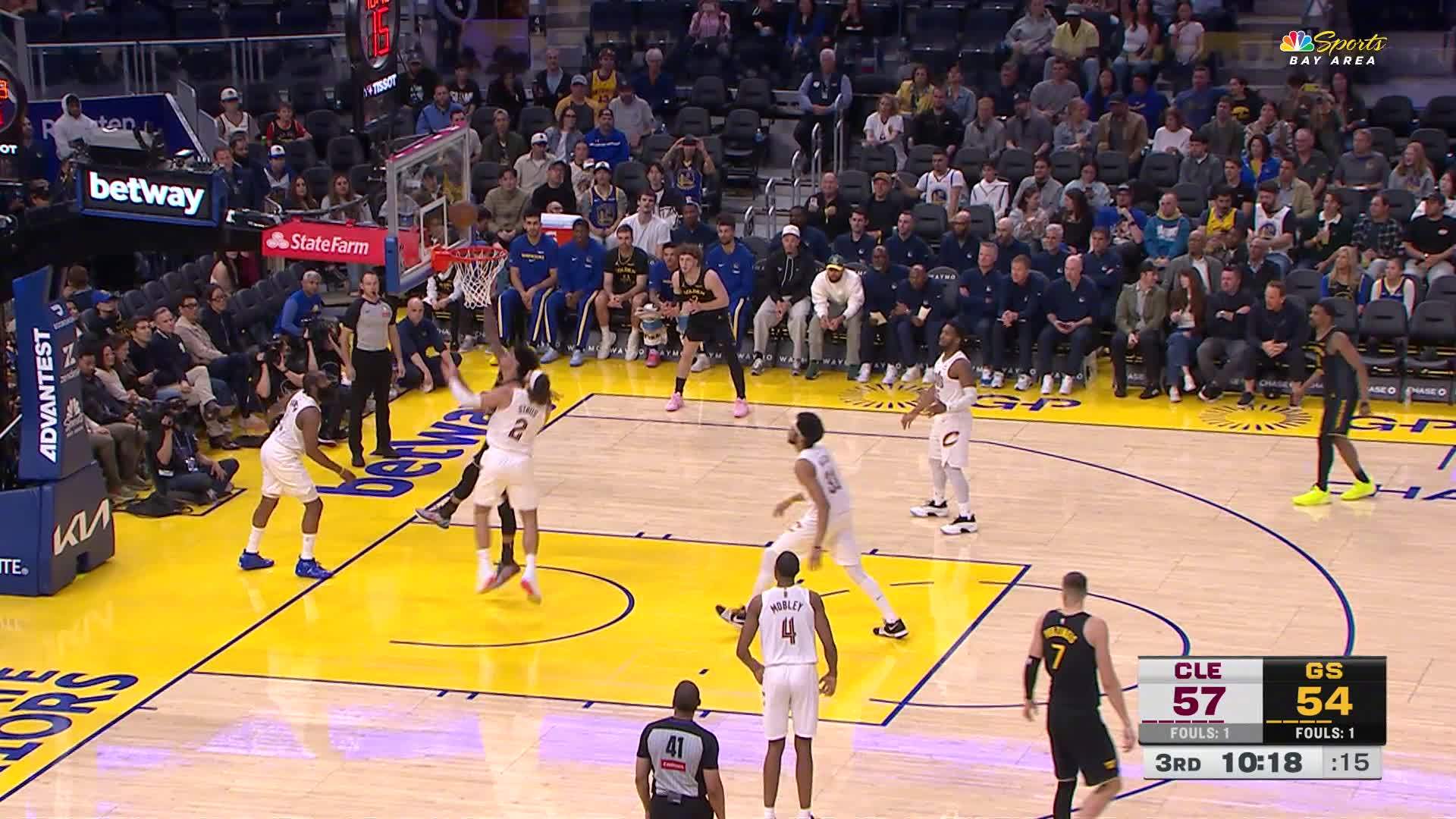 桑托斯连得四分✌️勇士56:60骑士。骑士vs勇士