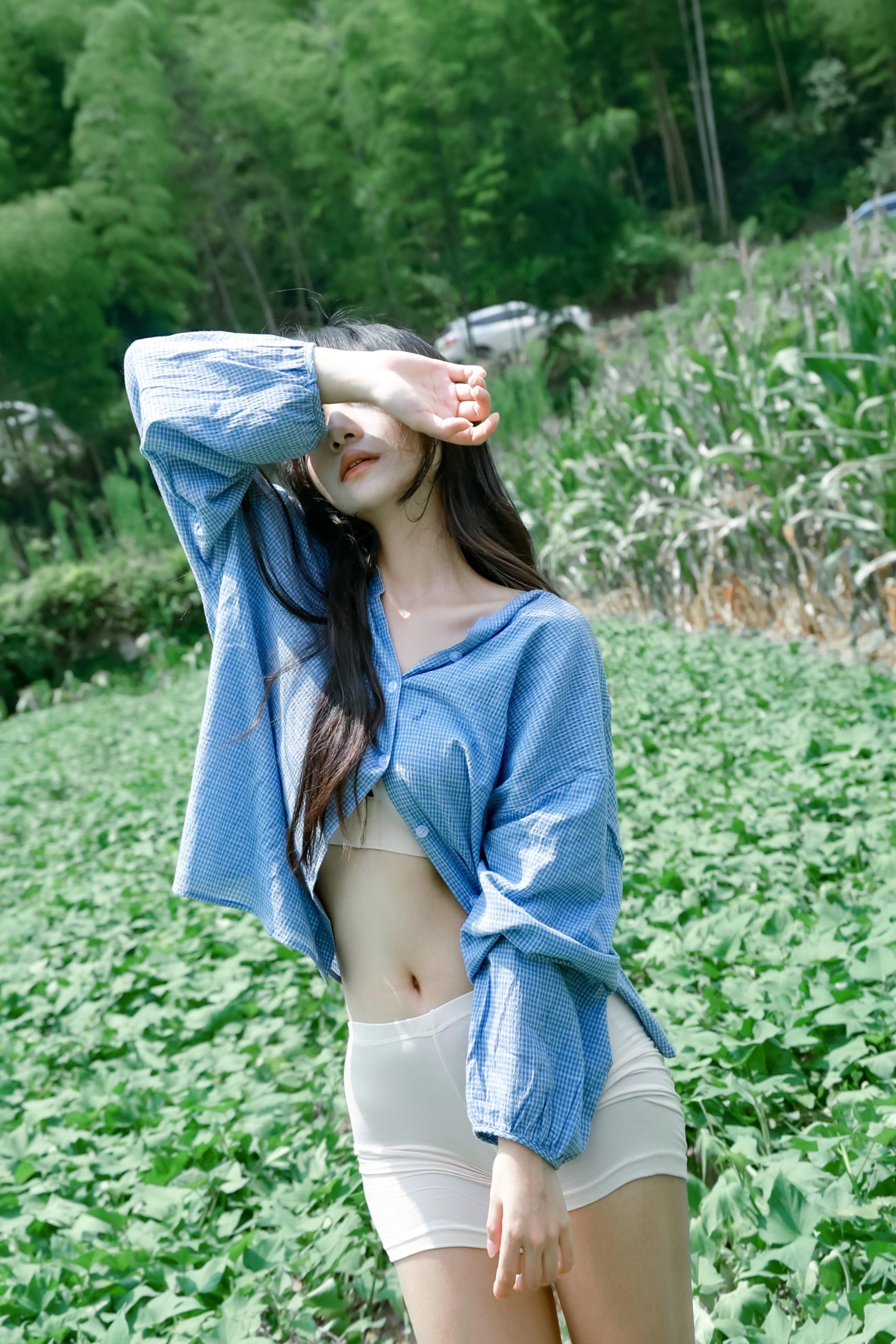 故乡的玉米地｜阳光明媚的午后时光。《少女户外慵懒写真》 模特