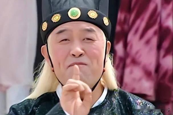 为了当官，什么都可以不要，包括那个东西。
五代十国有个南汉，奇葩得紧，规定凡入朝