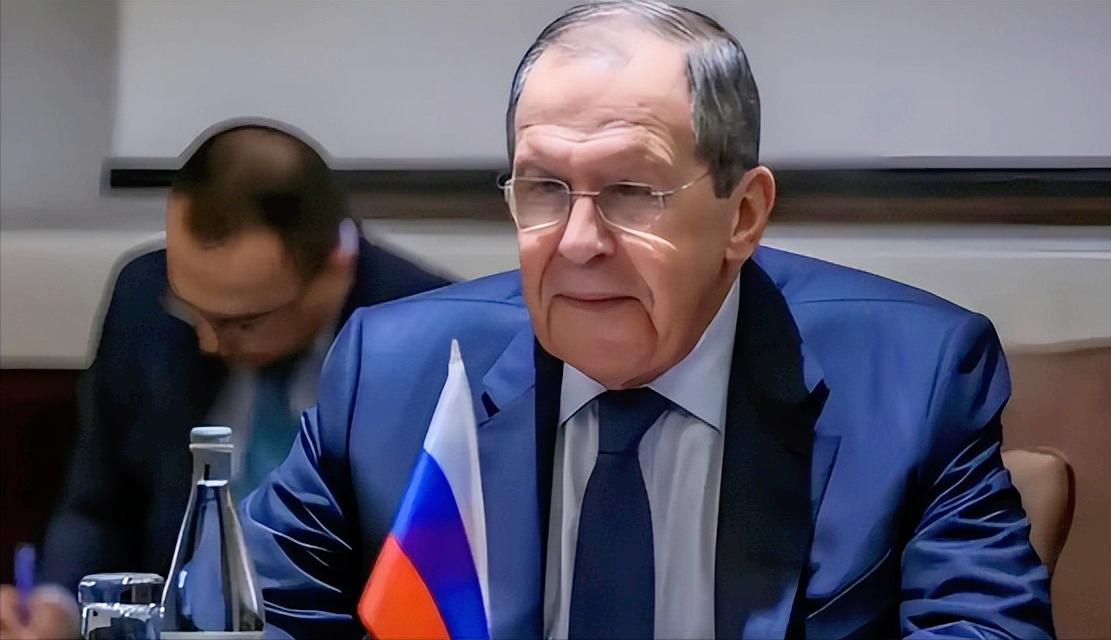 俄罗斯直接摊牌了，明确表示支持刚上任的委内瑞拉代理总统罗德里格斯，还说会提供必要