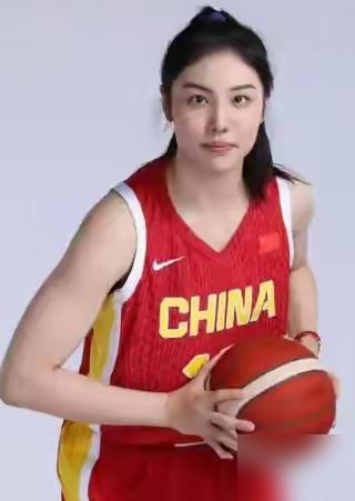 空篮投不进！女篮张茹为何沦为边缘人？
你看，她面对南苏丹首发只打8分钟，4次出