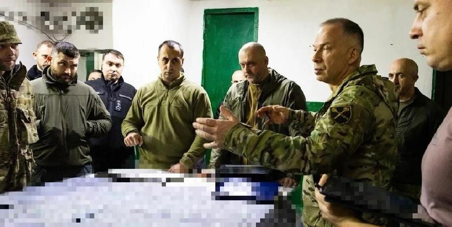 快讯！快讯！。
乌克兰总司令瑟尔斯基突然宣布了。
10月底开始，波克罗夫斯克的无