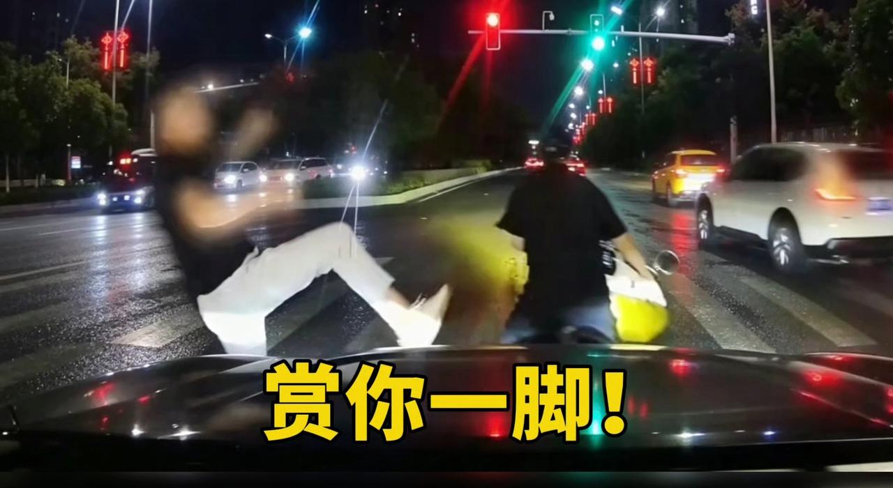 【没脸鉴车】你的胆子真是肥嘟嘟的！哔哩哔哩动画 ​​​